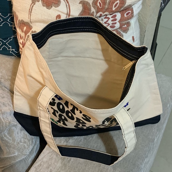 Tote Bags - Picture 4 of 6